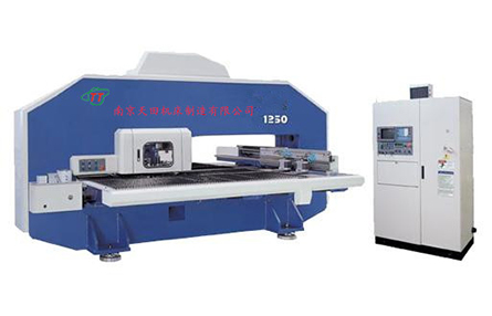 ·HRT系列數(shù)控高精度轉(zhuǎn)塔沖床（ CNC (Computer Numerical Control) High-precision Turret Punch Press）